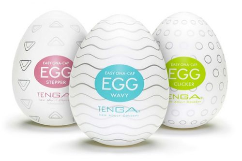 Âm đạo giả cốc thủ dâm Tenga Egg Pack được thiết kế dạng cốc thủ dâm cầm tay. Với cấu tạo nhỏ gọn nên bạn có thể dễ dàng bỏ sản phẩm vào túi và mang đi nhiều nơi. Giờ đây các chuyến công tác xa nhà các ông đã có thể giải tỏa ham muốn một cách lành mạnh và an toàn.